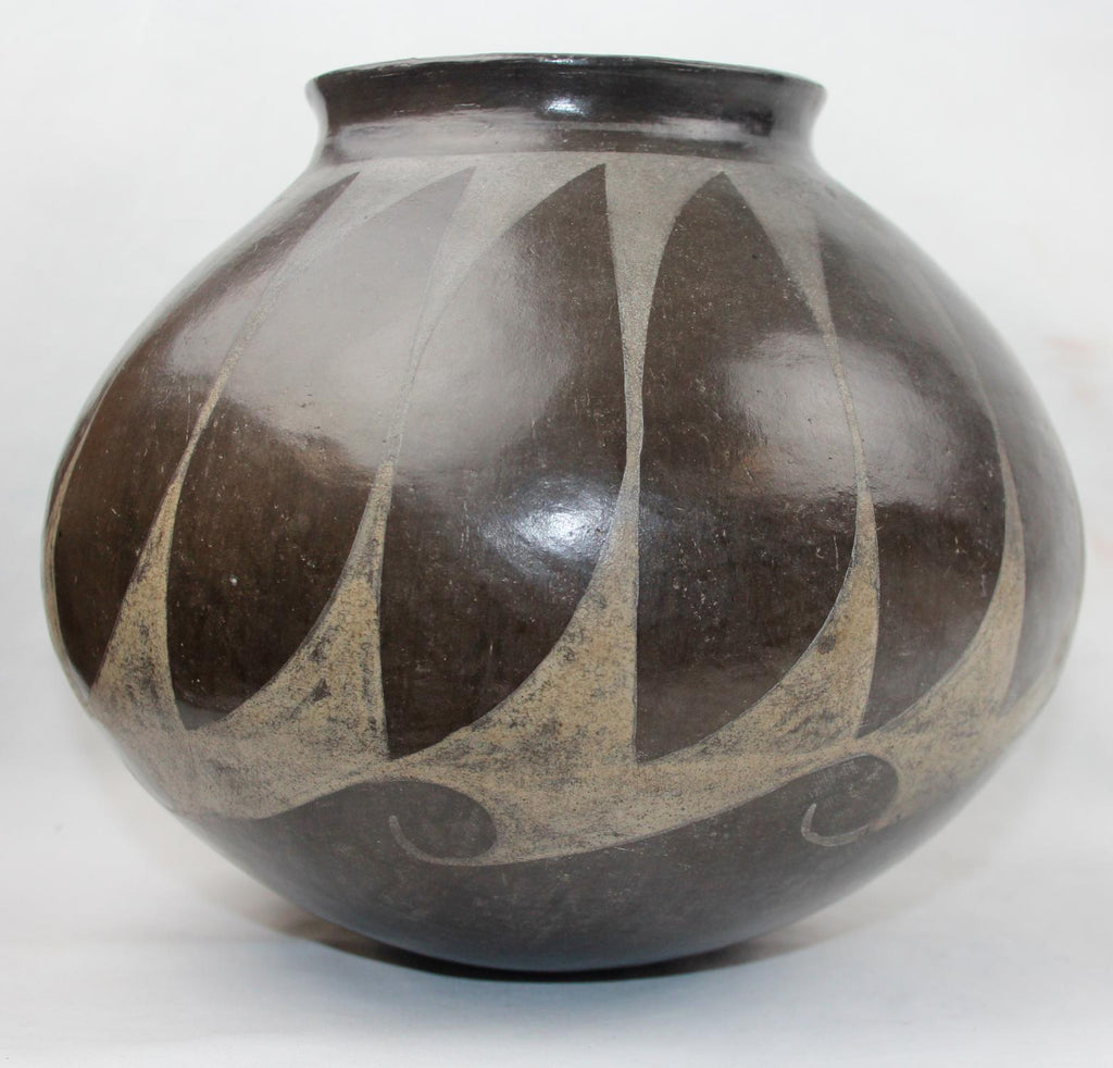 Vintage Mata Ortiz Blackware Olla, by E Ortiz, Mid 19th Century, #1437 SOLD