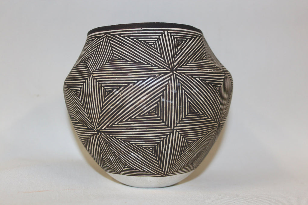 Acoma Pottery : Native American Acoma Pottery Jar, by Lucy Lewis #175