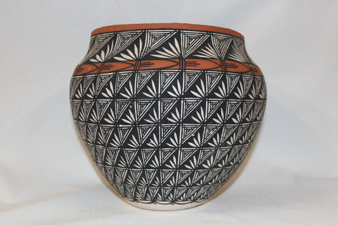 Pottery :  Excellent Native American Acoma Pottery Jar, by I. Chino #181 SOLD