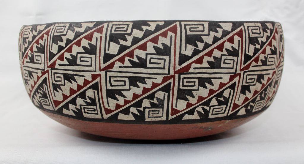 A Beautifully Designed Pottery Bowl, Ca 1970's, #1253, Curiosity #6 Deactiveated