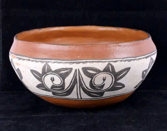 Pueblo Pottery : Vintage Taos Pueblo Pottery Polychrome Bowl #12