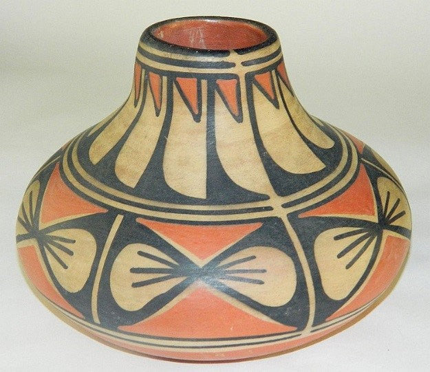 Pueblo Pottery Vase : Santa Domingo Pueblo Pottery Vase, by Robert Tenorio #6