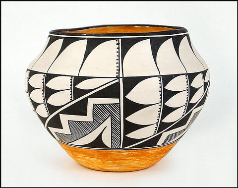Acoma Pottery : Acoma Pottery Jar, Signed by N.M.E. Peters #41-Sold