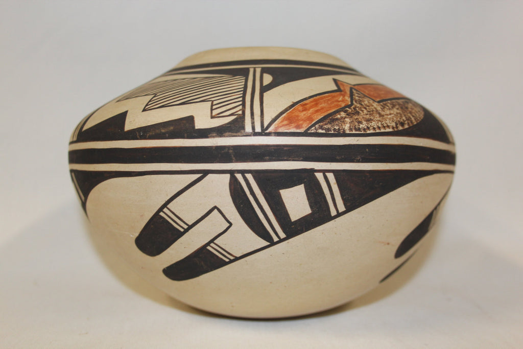 Hopi Pottery :  Native American Hopi Pottery Jar, Signed E. Poolheco #136