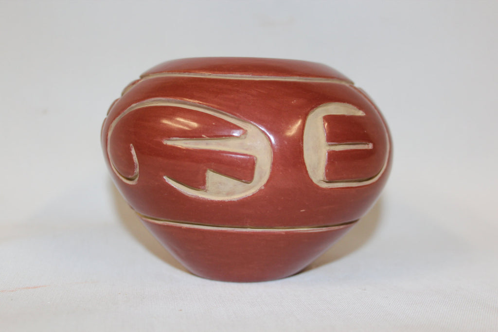 Santa Clara Pottery : Native American Santa Clara Pottery Jar, by Stella Chavarria #152