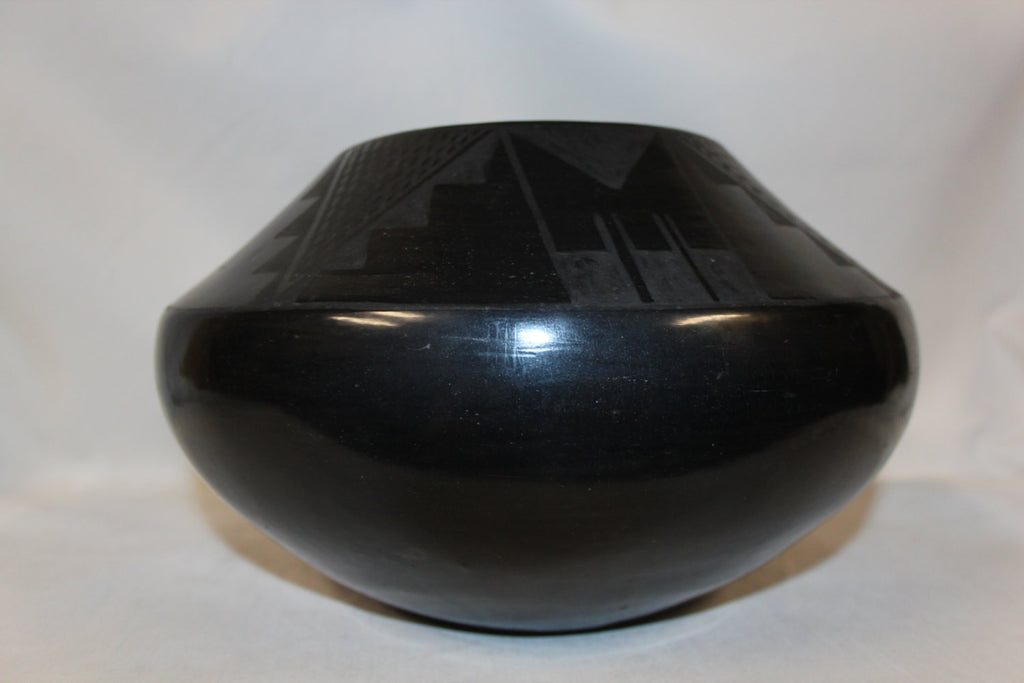 Black Pottery : Exceptional San Ildefonso Matte Black On Black Pottery Jar by Maria #270