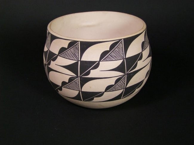 Vintage Pottery : Fine Vintage Acoma Pottery Bowl signed BD #36