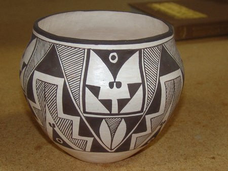 Black and White Pottery : Fine Black-on-White Acoma Pottery Jar by Tena Garcia 393 b.