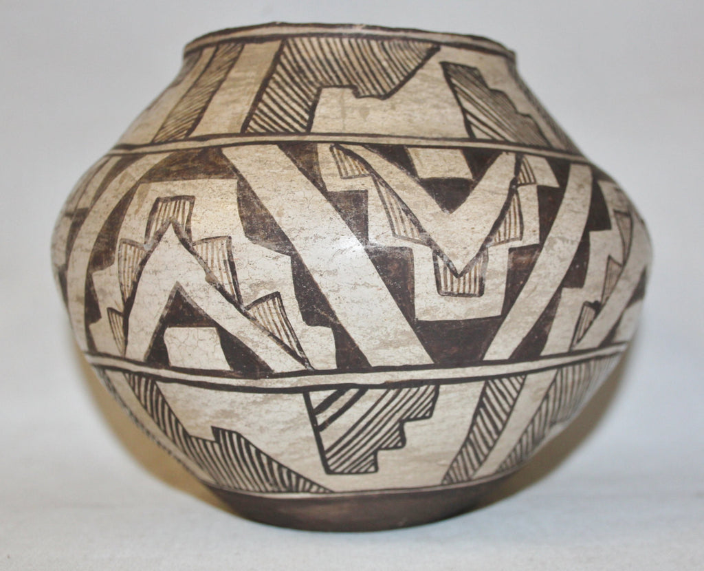 Zuni : Historic Zuni Black on White Pottery Pot-Ca 1880 #458