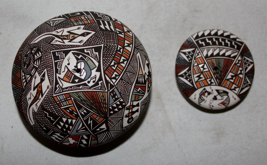 Native American Pottery, Native American Acoma Seed Pots, by Dolores Lewis, Late 1900's, # 711